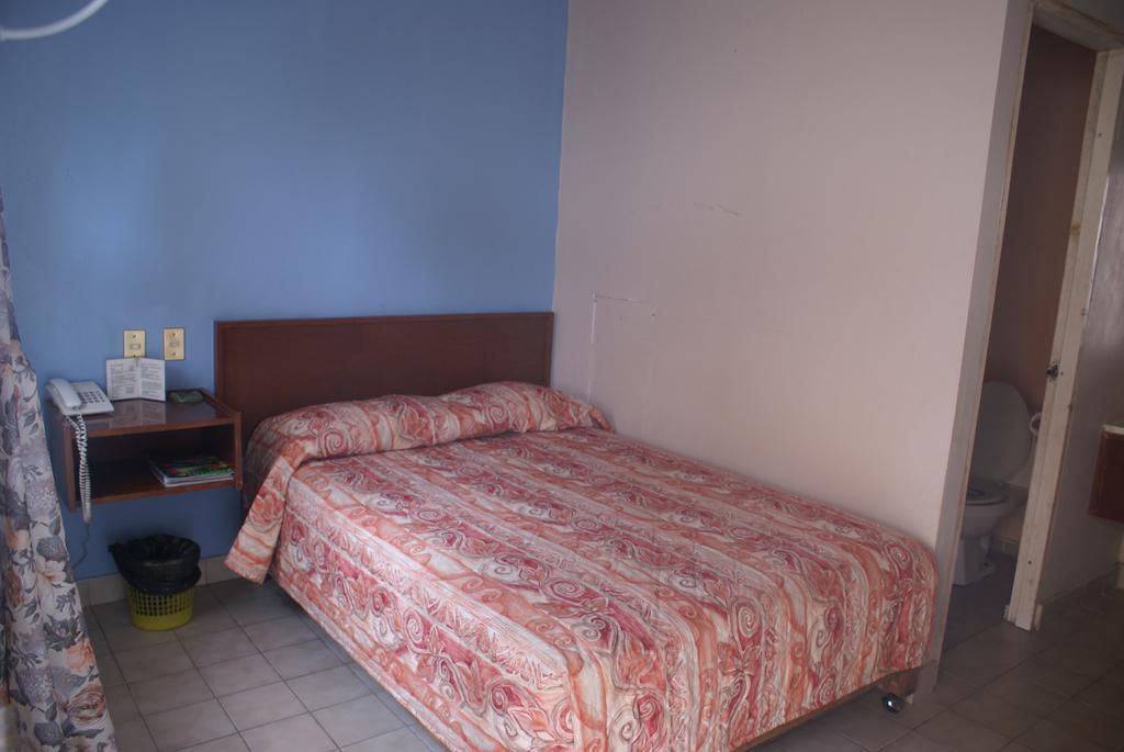 Hotel De Mexico Matamoros  Værelse billede