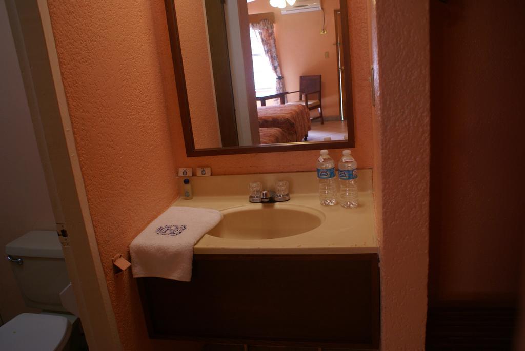 Hotel De Mexico Matamoros  Værelse billede